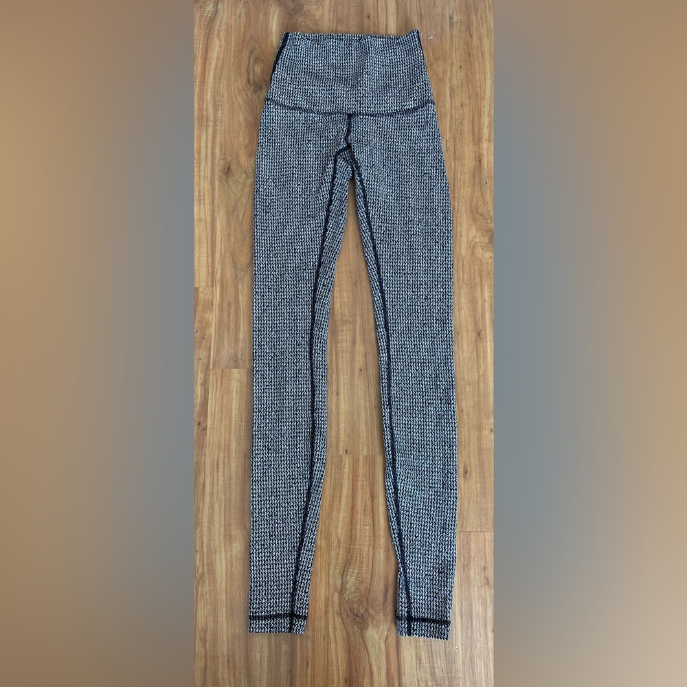 Lululemon Athletica Black and Gray Textured Leggings